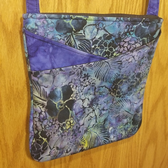 Handmade Batik Purse - Picture 1 of 6
